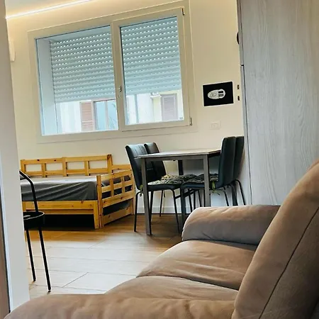 White House 4 布雷西亚