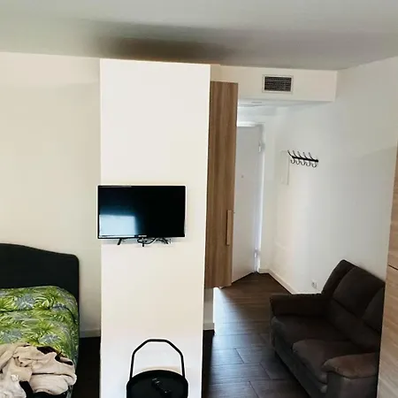 White House 4 * Brescia megye