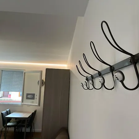 White House 4 * 布雷西亚