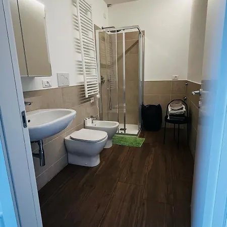 White House 4 *